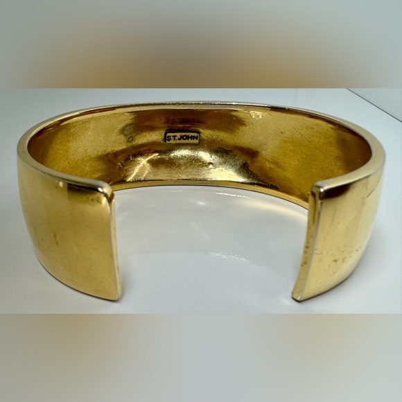 Signed St. John Cuff Gold-time Metal Cuff Bracelet - Picture 6 of 9